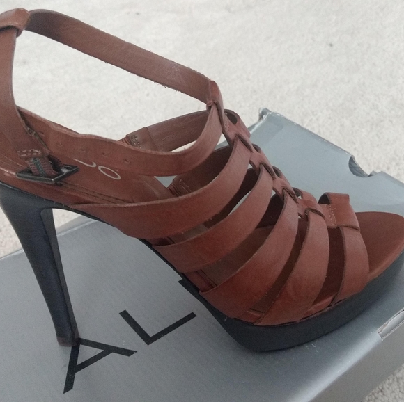 GORGEOUS & UNWORN ***SOLD*** - Picture 5 of 8